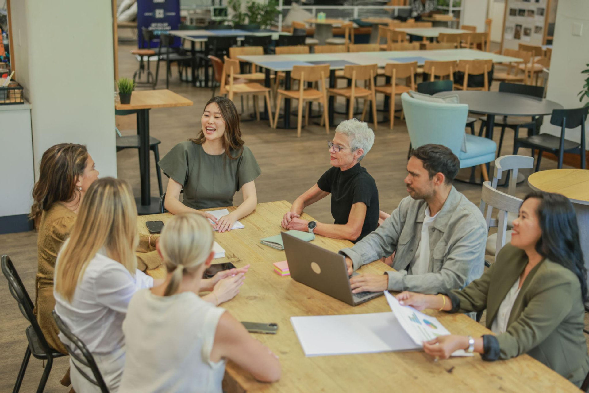 Networking em Maringá: como transformar conexões em oportunidades de negócio